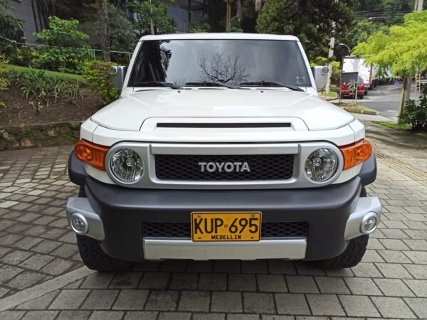 TOYOTA FJ CRUISER 4.0 V6 AUTOMATICO 2022 4X4 - Image 4