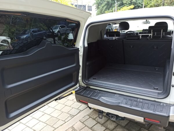 TOYOTA FJ CRUISER 4.0 V6 AUTOMATICO 2022 4X4 - Image 9