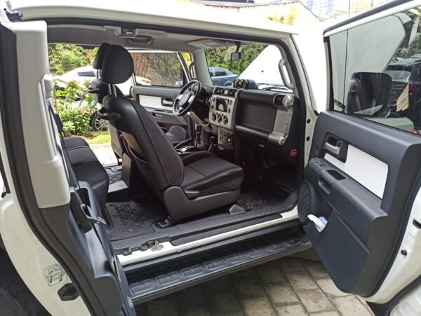 TOYOTA FJ CRUISER 4.0 V6 AUTOMATICO 2022 4X4 - Image 15