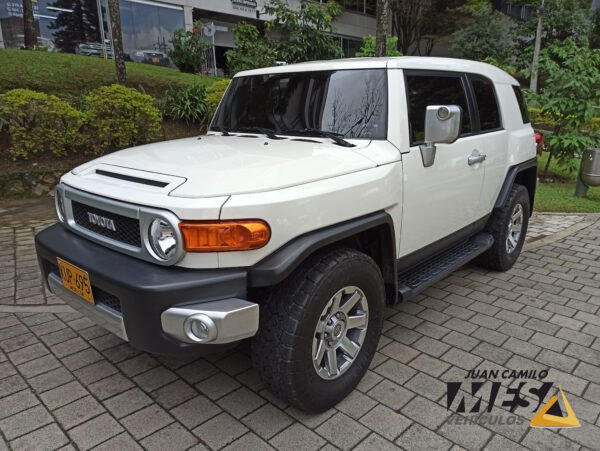 TOYOTA FJ CRUISER 4.0 V6 AUTOMATICO 2022 4X4