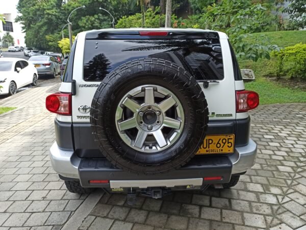 TOYOTA FJ CRUISER 4.0 V6 AUTOMATICO 2022 4X4 - Image 8