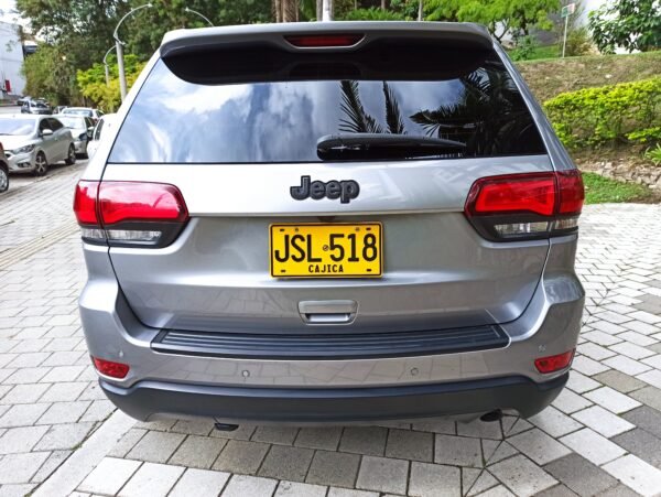 JEEP CHEROKEE 3.6 LAREDO 2020 AUTOMATICO 4X4 BLINDAJE 2 PLUS - Image 8