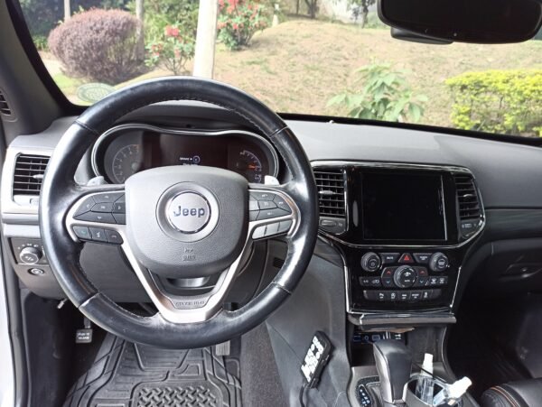 JEEP CHEROKEE 3.6 LAREDO 2020 AUTOMATICO 4X4 BLINDAJE 2 PLUS - Image 13