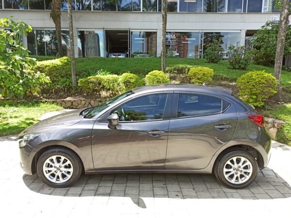 MAZDA 2 TOURING 2019 AUTOMATICO - Image 2