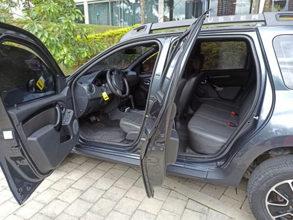 RENAULT DUSTER 2.0 DYNAMIQUE 2018 AUTOMATICO 4X2 - Image 9