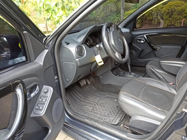 RENAULT DUSTER 2.0 DYNAMIQUE 2018 AUTOMATICO 4X2 - Image 10