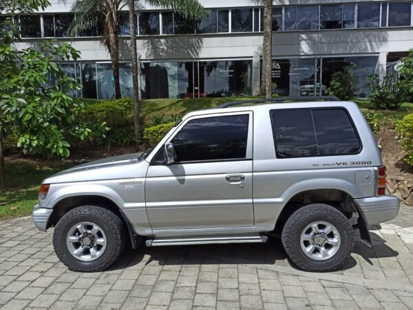 MITSUBISHI MONTERO 3.0 V6 MECANICO 2005 4X4 - Image 2