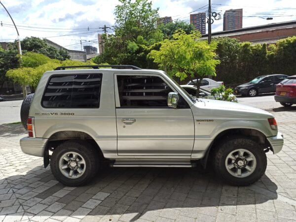 MITSUBISHI MONTERO 3.0 V6 MECANICO 2005 4X4 - Image 6