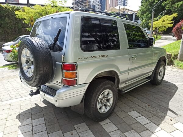 MITSUBISHI MONTERO 3.0 V6 MECANICO 2005 4X4 - Image 7