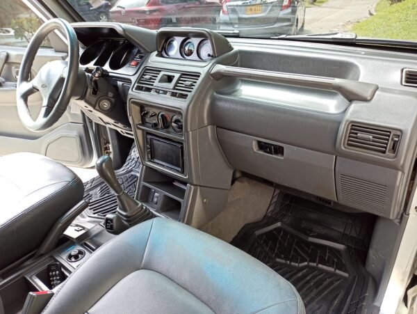 MITSUBISHI MONTERO 3.0 V6 MECANICO 2005 4X4 - Image 14