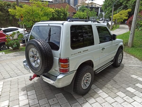 MITSUBISHI MONTERO 3.0 V6 HARD TOP 2007 MECANICO 4X4 - Image 7