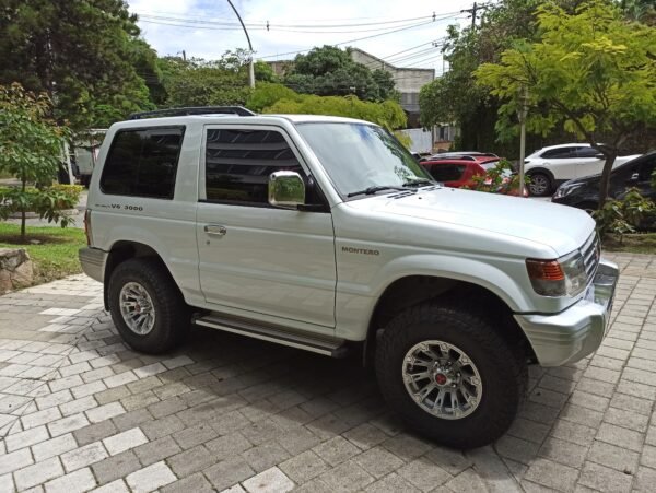 MITSUBISHI MONTERO 3.0 V6 HARD TOP 2007 MECANICO 4X4 - Image 5