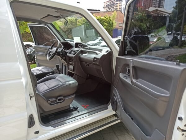 MITSUBISHI MONTERO 3.0 V6 HARD TOP 2007 MECANICO 4X4 - Image 14