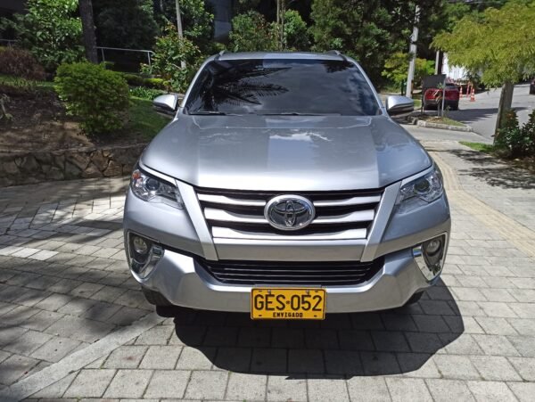 TOYOTA FORTUNER 2.4 DIESEL 2019 AUTOMATICO 4X2 - Image 4
