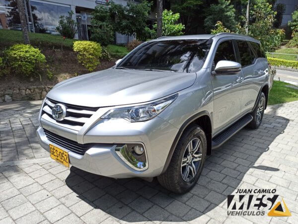 TOYOTA FORTUNER 2.4 DIESEL 2019 AUTOMATICO 4X2