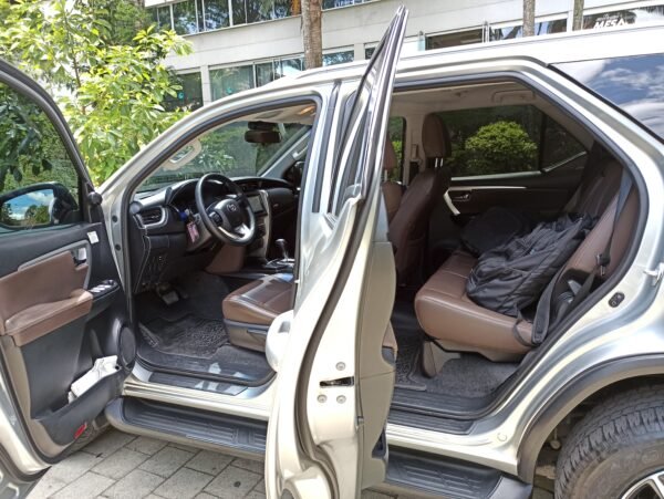 TOYOTA FORTUNER 2.4 DIESEL 2019 AUTOMATICO 4X2 - Image 9