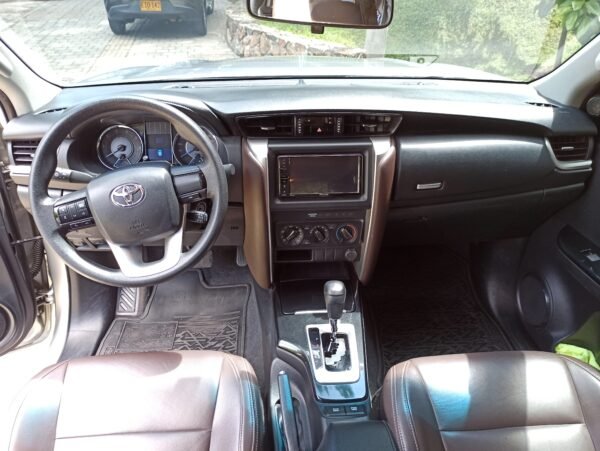 TOYOTA FORTUNER 2.4 DIESEL 2019 AUTOMATICO 4X2 - Image 11